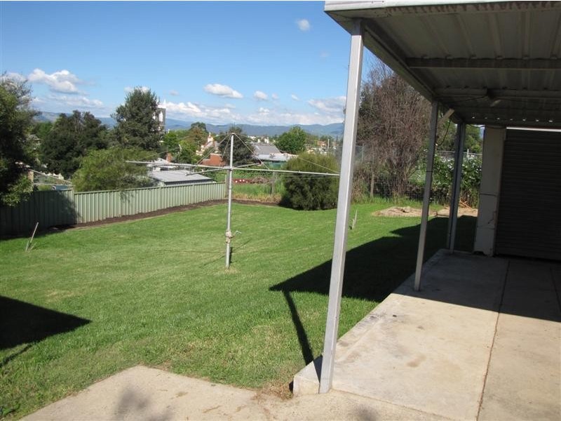 22 Clarke Street, Tumut NSW 2720