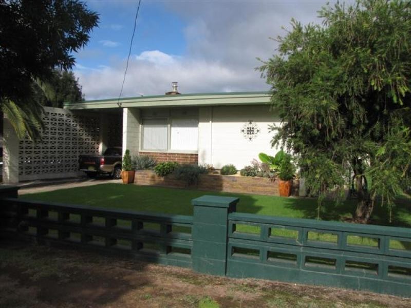 145 Lambie Street, Tumut NSW 2720