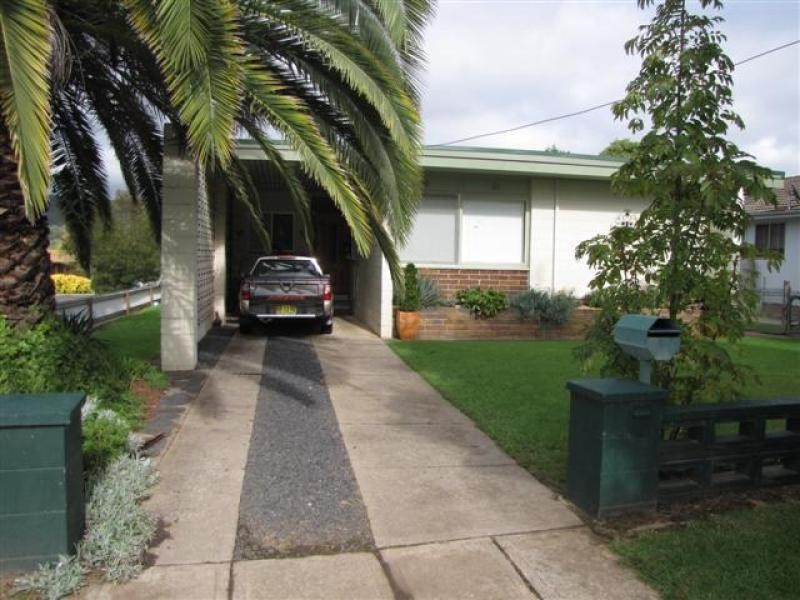 145 Lambie Street, Tumut NSW 2720