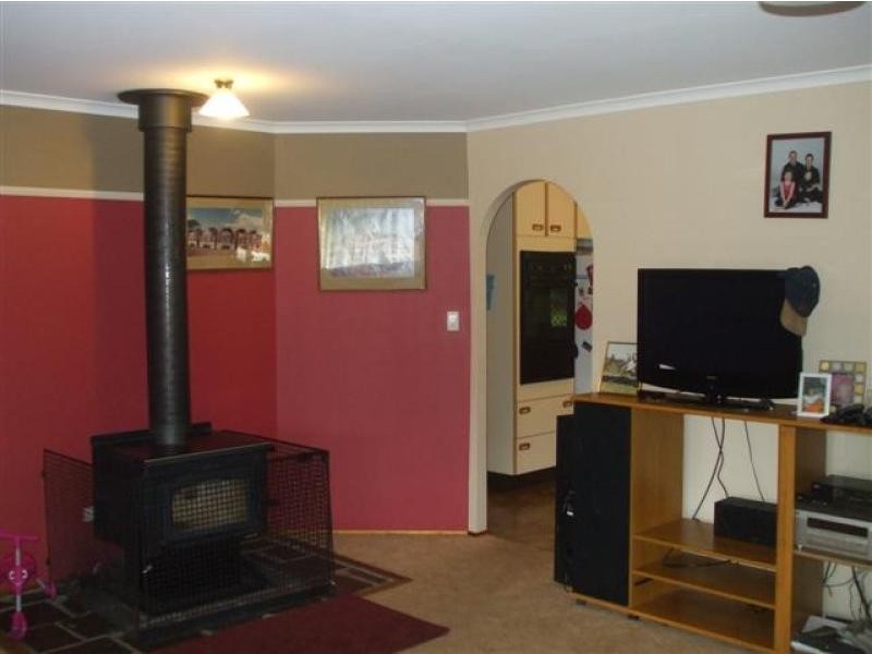 11 Wattle Crescent, Tumut NSW 2720