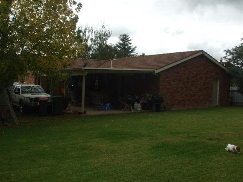 11 Wattle Crescent, Tumut NSW 2720