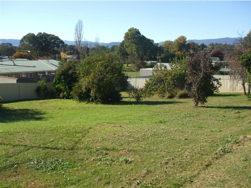 80 broughton street, Tumut NSW 2720
