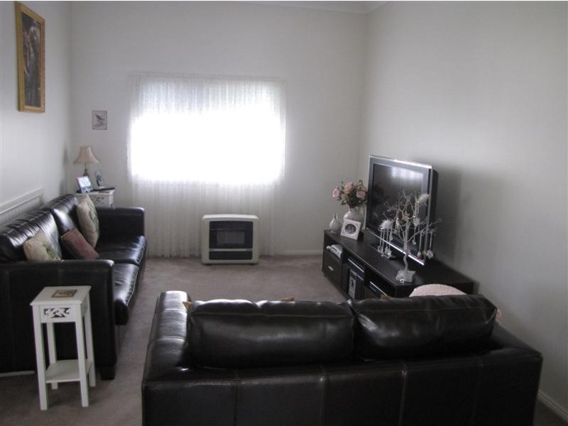 14 Howick Street, Tumut NSW 2720