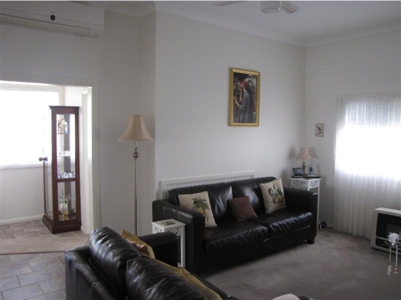14 Howick Street, Tumut NSW 2720