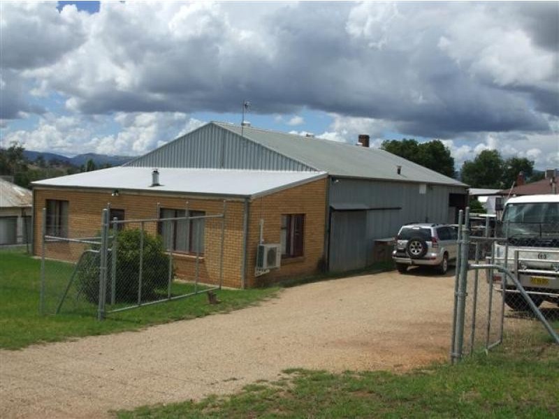 21 Vyner Street, Tumut NSW 2720