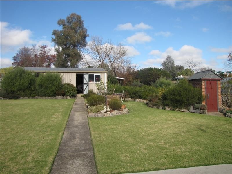 81 Tumut Street, Adelong NSW 2729