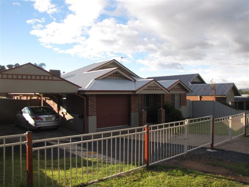 89 Sydney Street, Tumut NSW 2720
