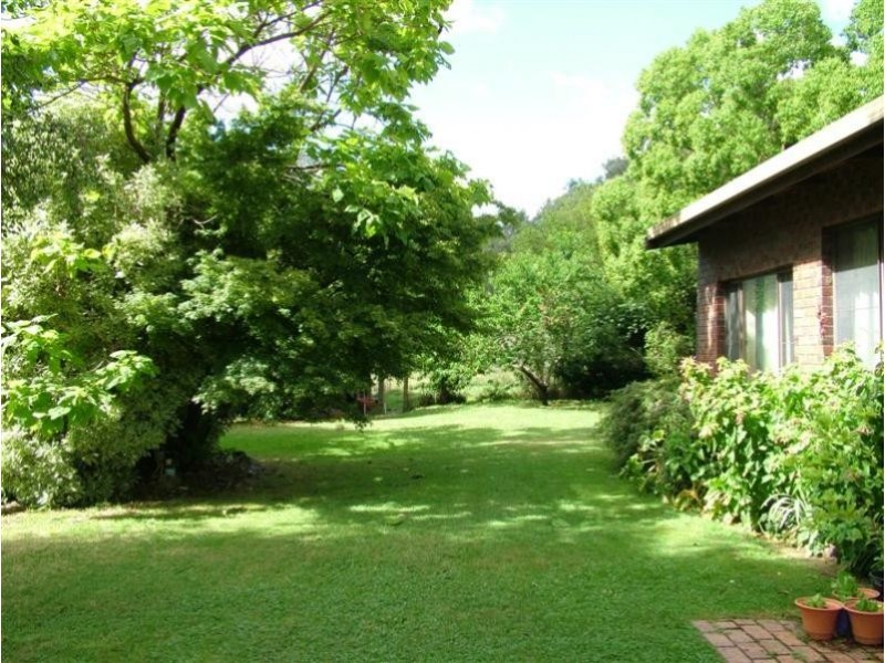 113 West Blowering Road, Tumut NSW 2720