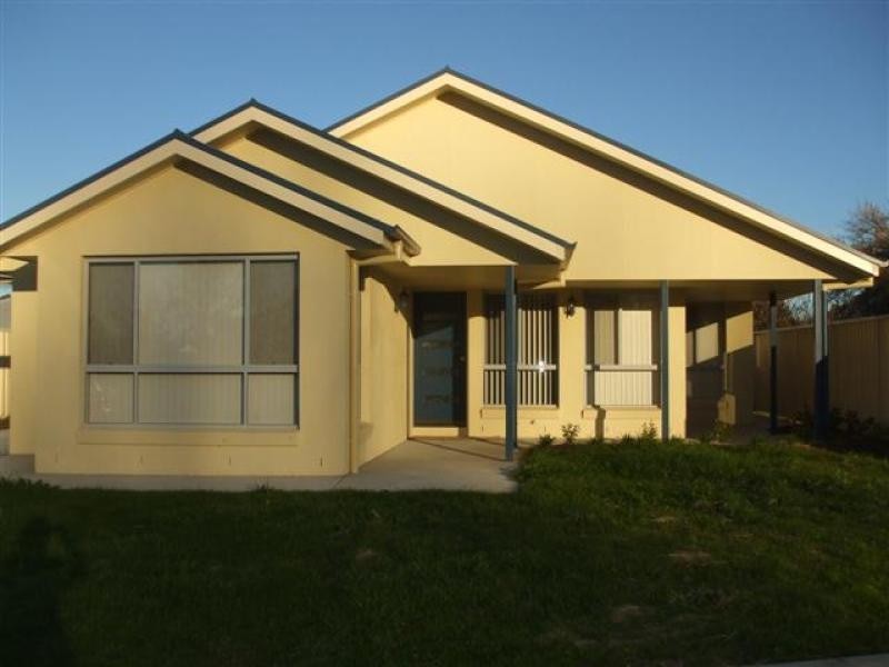 3 Chisholm Close, Tumut NSW 2720