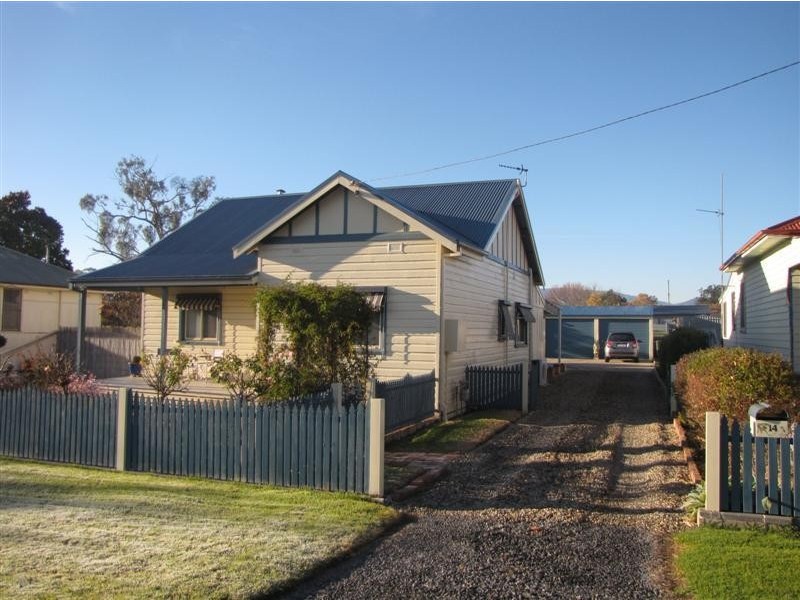 14 Howick Street, Tumut NSW 2720