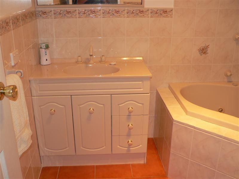 18 Lockhart Street, Adelong NSW 2729