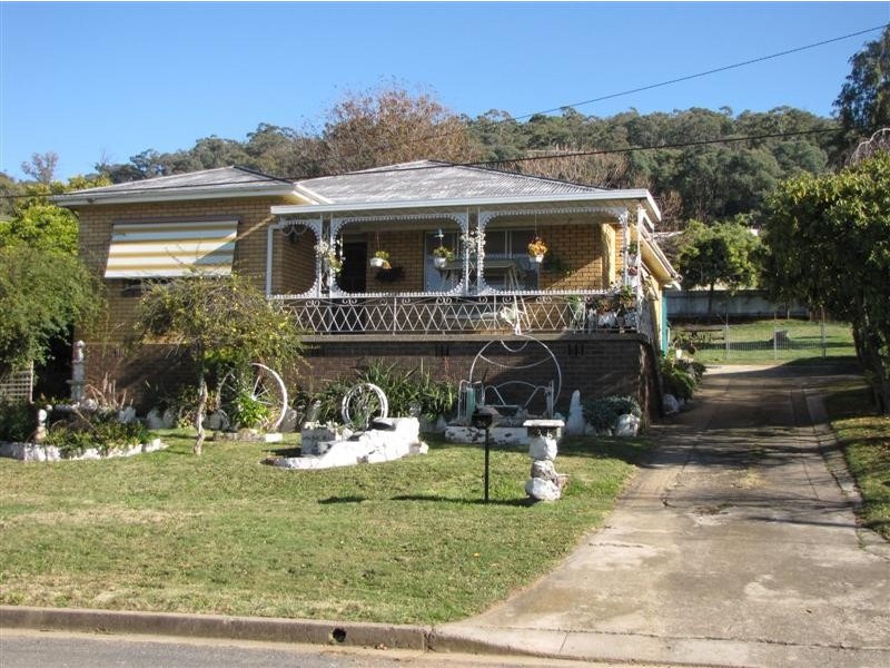 36 Corralyn Avenue, Batlow NSW 2730