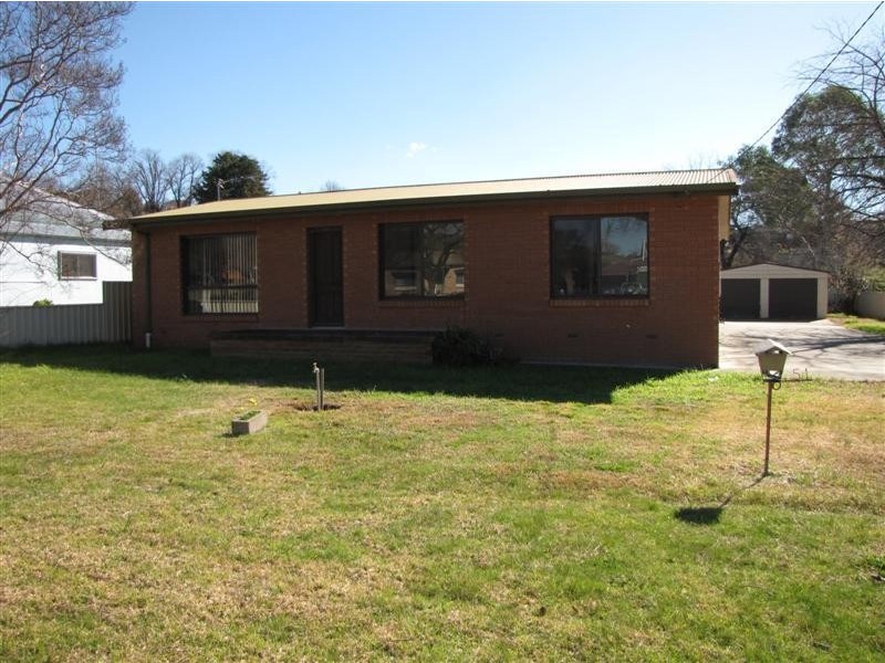 51 Herbert Street, Tumut NSW 2720