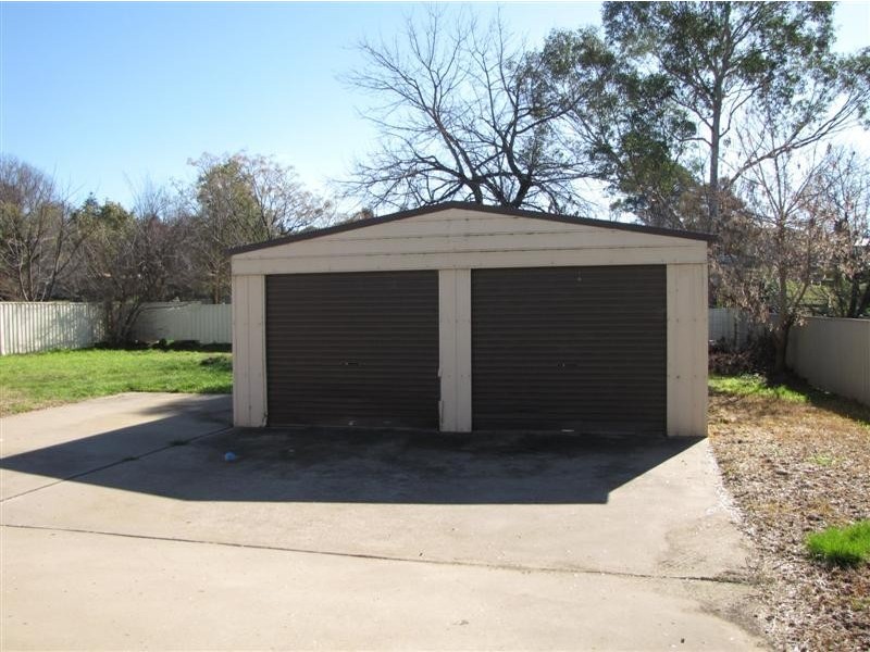 51 Herbert Street, Tumut NSW 2720