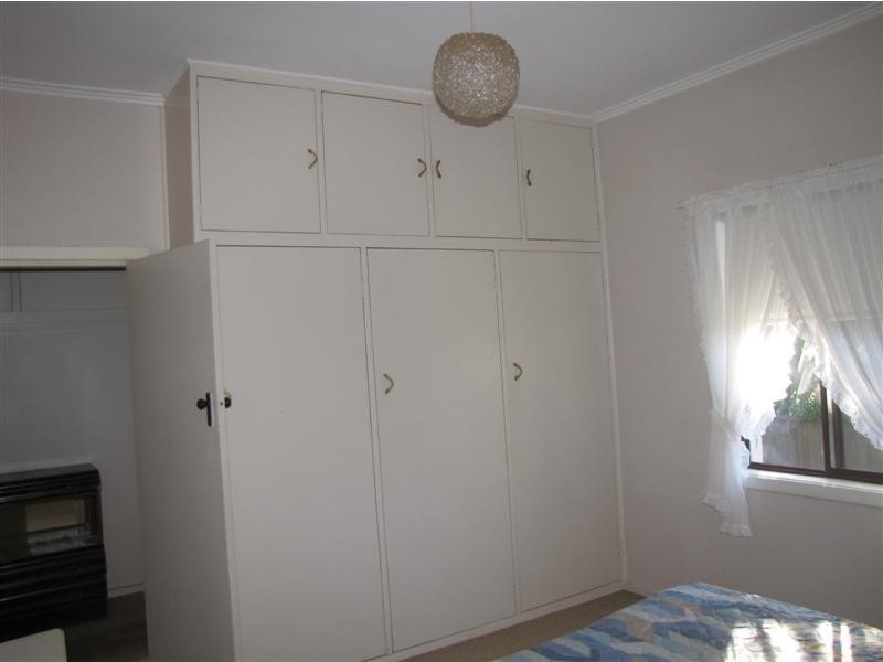 16 Carey Street, Tumut NSW 2720