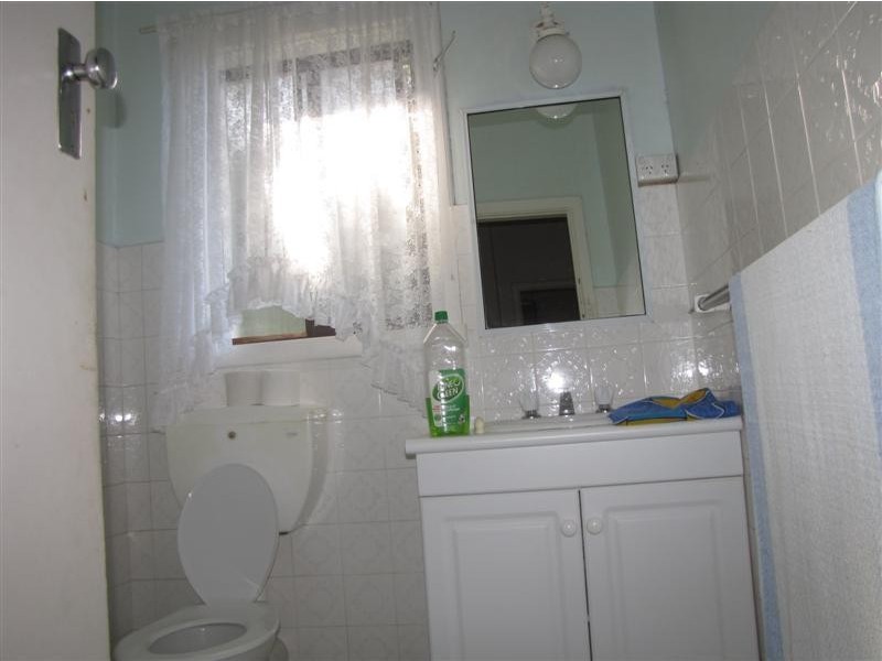 16 Carey Street, Tumut NSW 2720