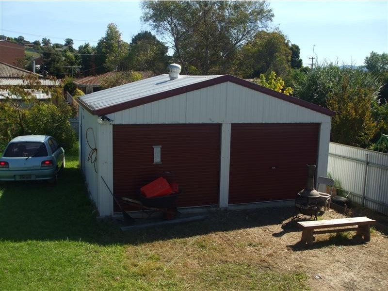 13 Colwell Street, Tumut NSW 2720