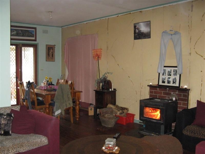 13 Colwell Street, Tumut NSW 2720
