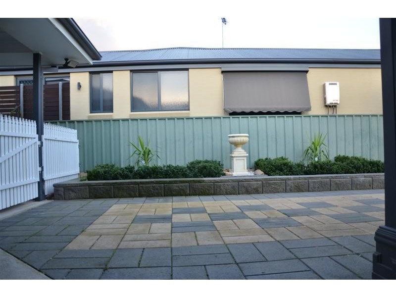 10 Fairway Drive, Tumut NSW 2720