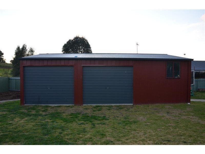 10 Fairway Drive, Tumut NSW 2720
