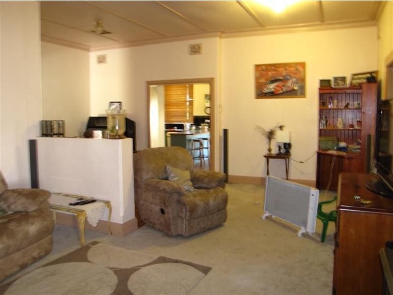 95 Simpson Street, Tumut NSW 2720