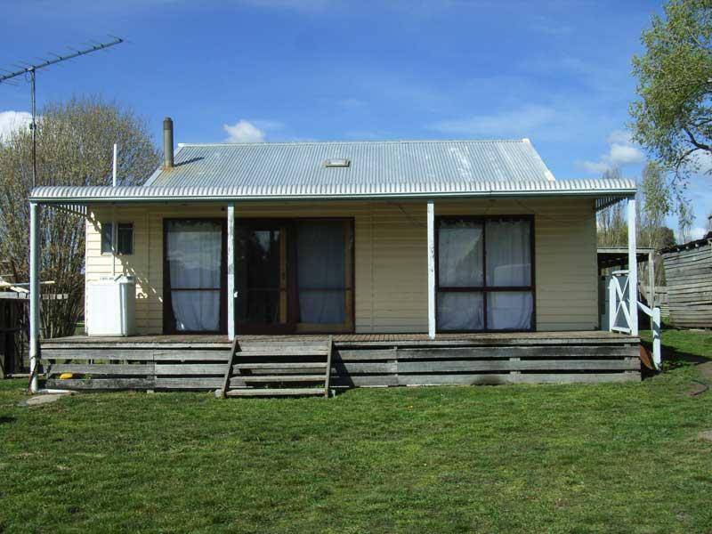 5 LEWIS STREET, Benambra VIC 3900