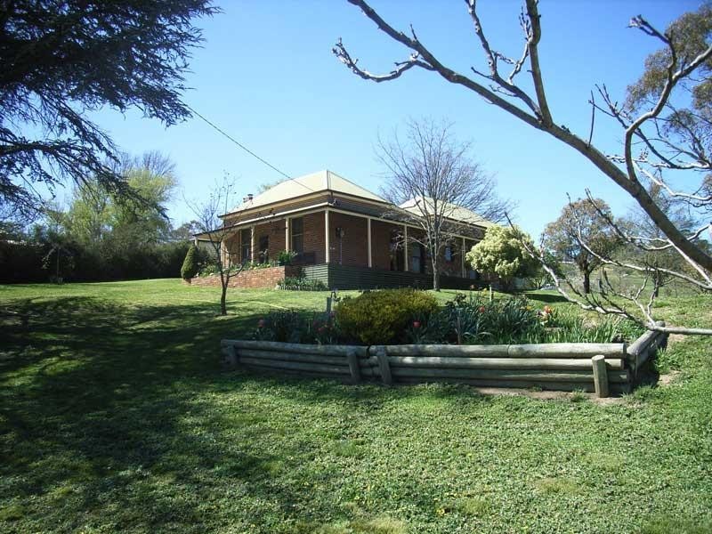 19 COOPER STREET, Omeo VIC 3898