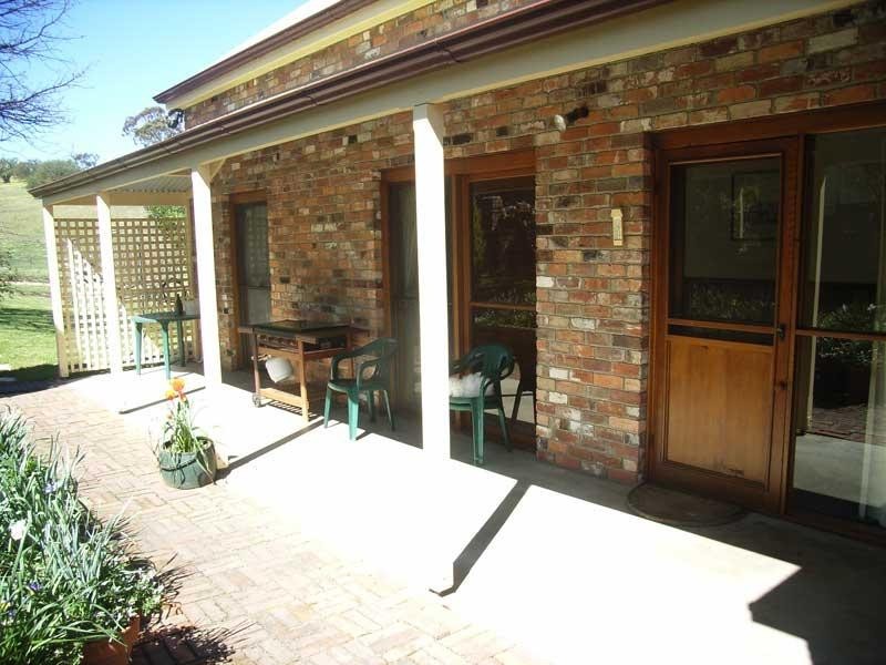 19 COOPER STREET, Omeo VIC 3898