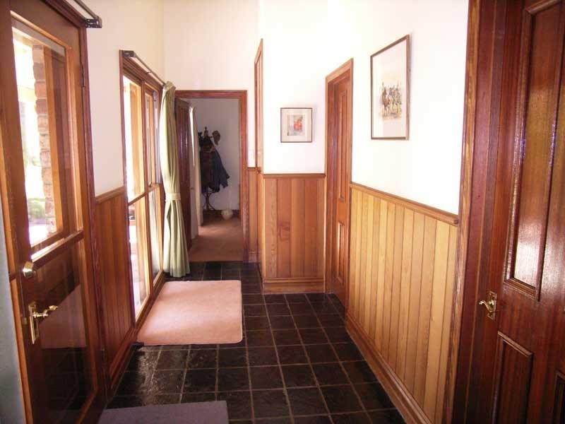 19 COOPER STREET, Omeo VIC 3898