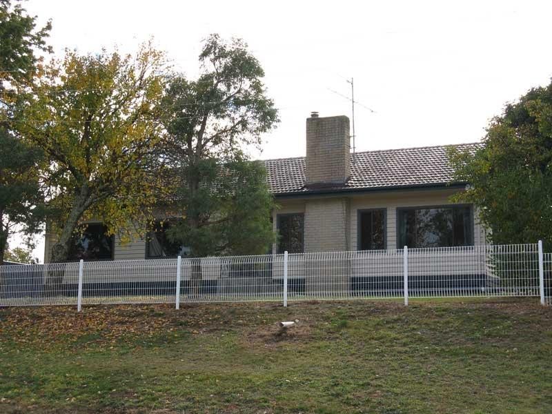 112 DAY AVENUE, Omeo VIC 3898