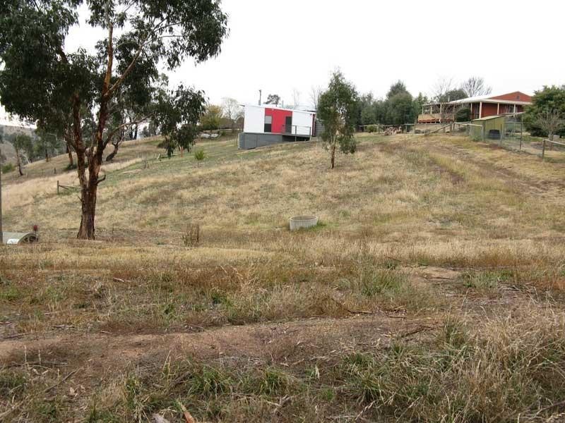 14 CRISP STREET, Omeo VIC 3898