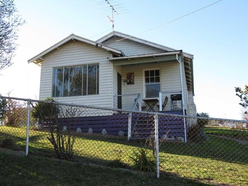 8 CRISP STREET, Omeo VIC 3898