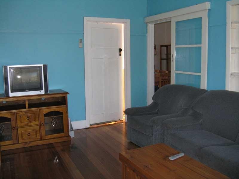 8 CRISP STREET, Omeo VIC 3898