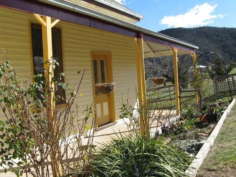 111 DAY AVENUE, Omeo VIC 3898