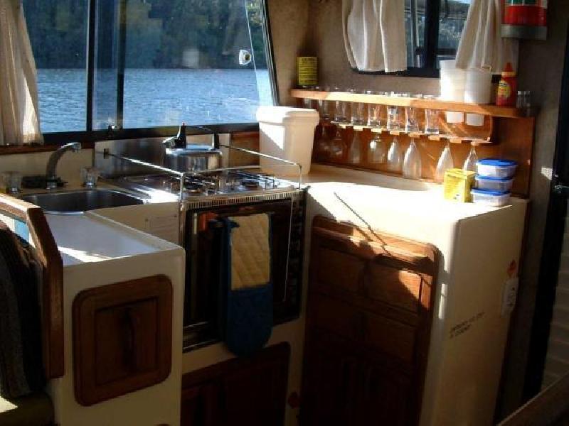 38 MARINE, Lakes Entrance VIC 3909