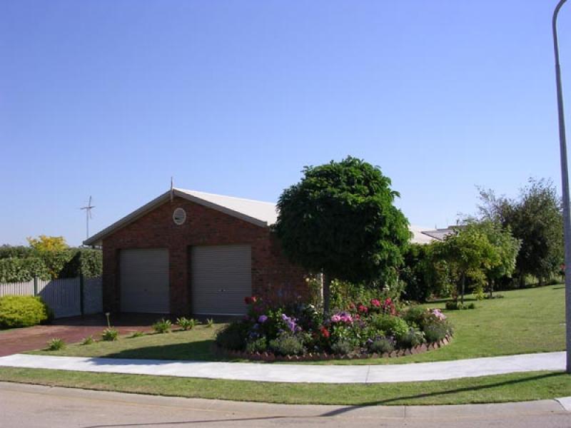 32 STIRLING DRIVE, Lakes Entrance VIC 3909