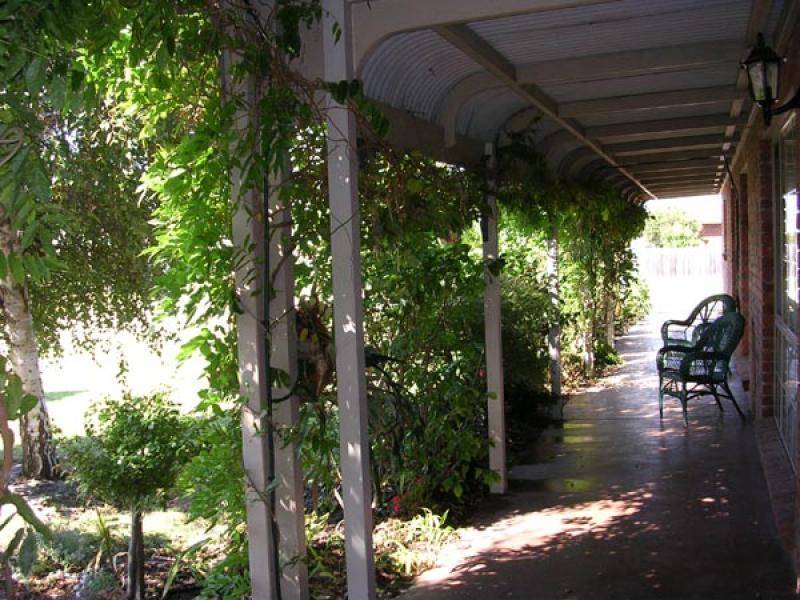 32 STIRLING DRIVE, Lakes Entrance VIC 3909