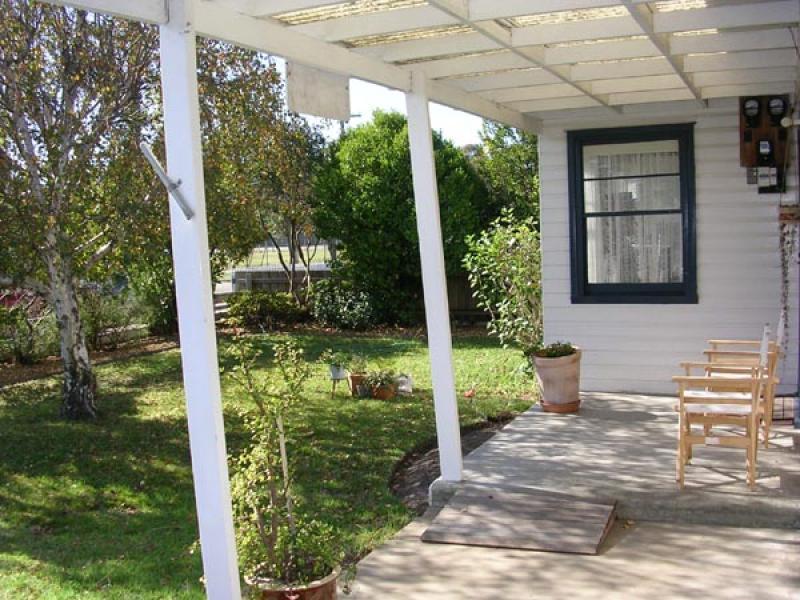 5 HEATHERLEA GROVE, Lakes Entrance VIC 3909