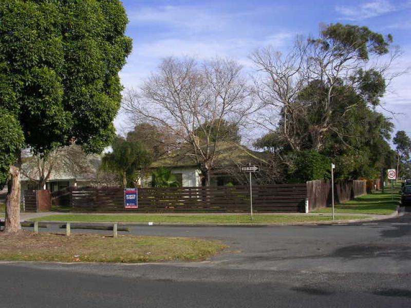 39 MYER STREET, Lakes Entrance VIC 3909