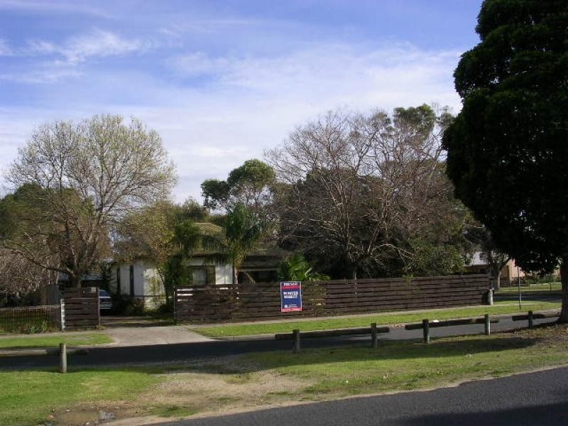 39 MYER STREET, Lakes Entrance VIC 3909