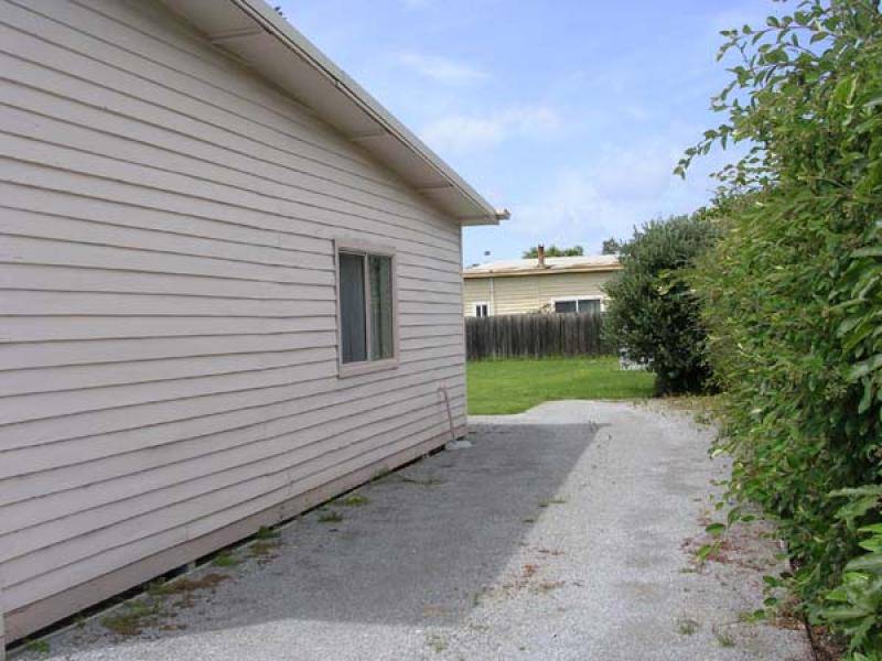 32 CHURCH STREET, LAKES ENTRANCE, Lakes Entrance VIC 3909