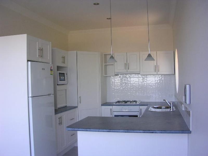 8 GRANDVIEW ROAD, Lakes Entrance VIC 3909