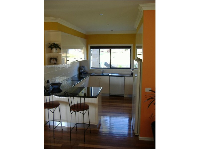 9 OSTLERS ROAD, Lakes Entrance VIC 3909