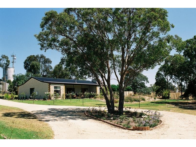 9 OSTLERS ROAD, Lakes Entrance VIC 3909