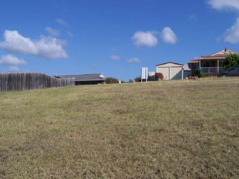 61 STIRLING DRIVE, Lakes Entrance VIC 3909