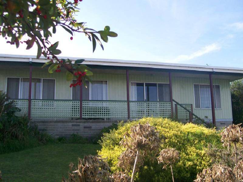 28 O’NEILLS RD, Lakes Entrance VIC 3909