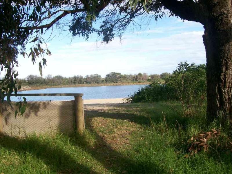 20 PRINCES HIGHWAY, Lakes Entrance VIC 3909