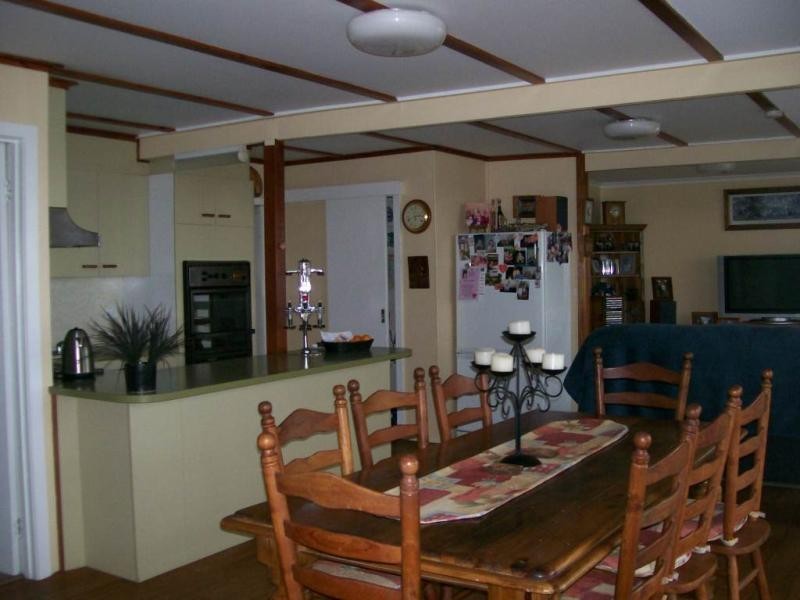 90 CAPES RD, Lakes Entrance VIC 3909