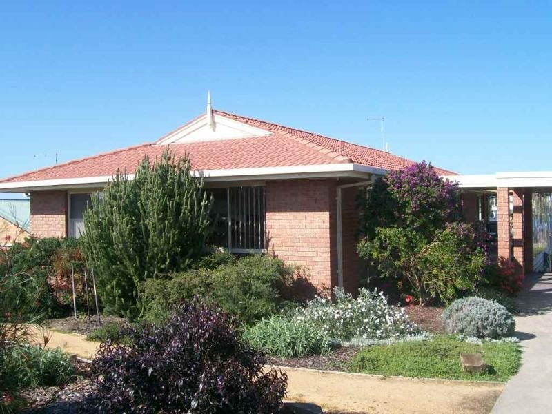 13 MCCUE ROAD, Lakes Entrance VIC 3909