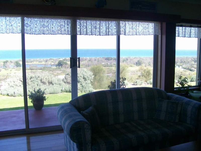 11A LYREBIRD COURT, Lakes Entrance VIC 3909
